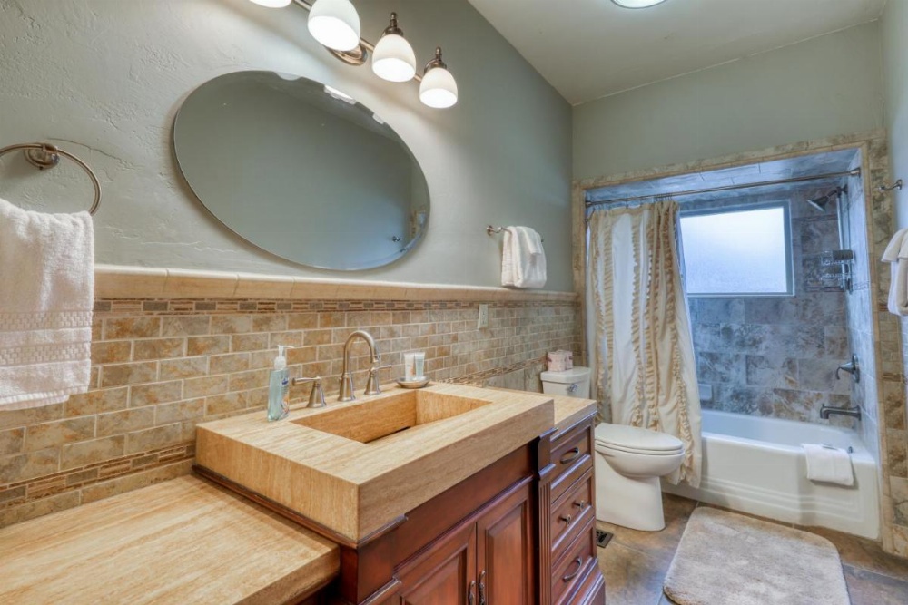 Classy Craftsman Image 14