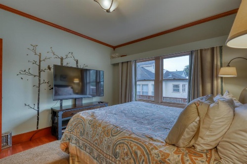 Classy Craftsman image 18