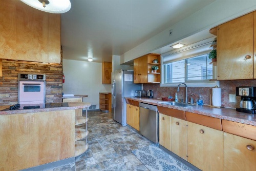 Classy Craftsman image 19