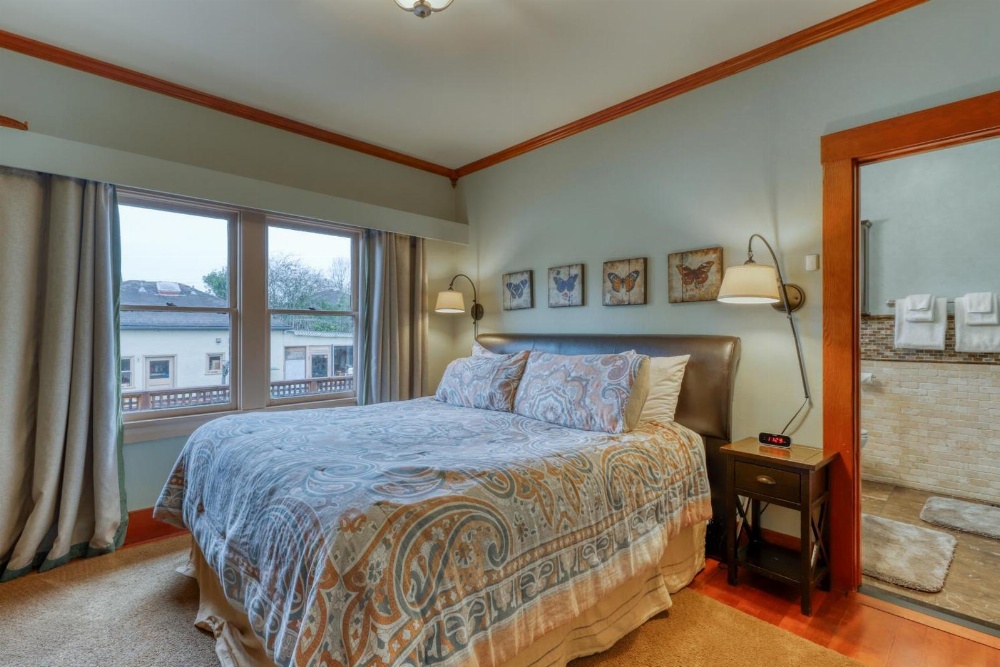 Classy Craftsman Main image