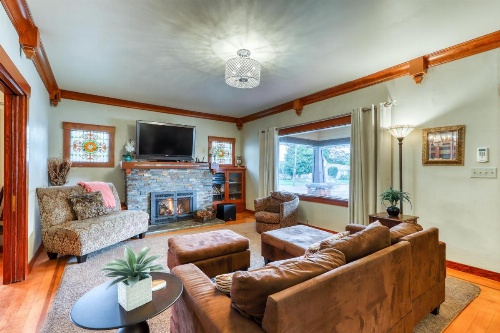 Classy Craftsman image 21