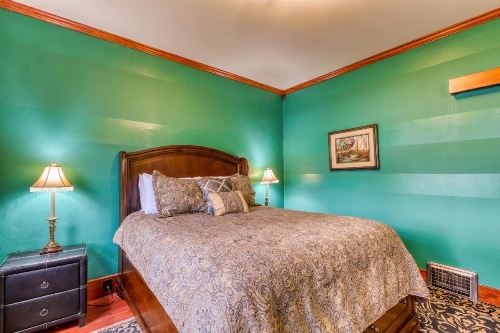 Classy Craftsman image 22