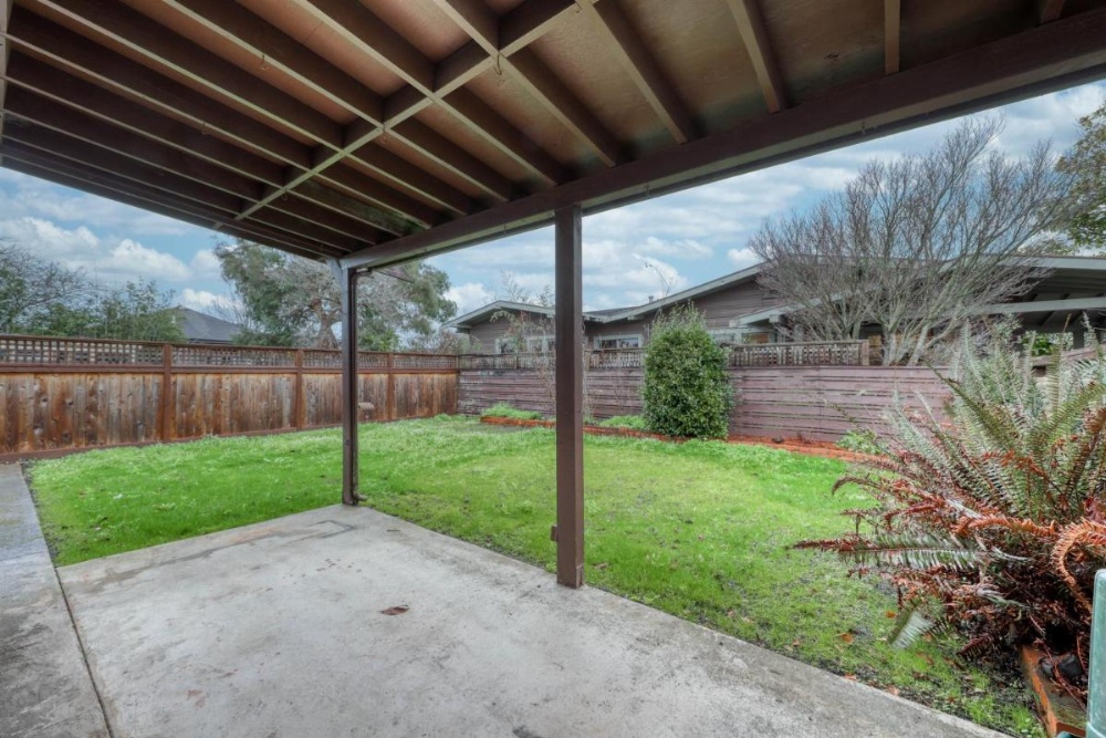 Classy Craftsman Image 23