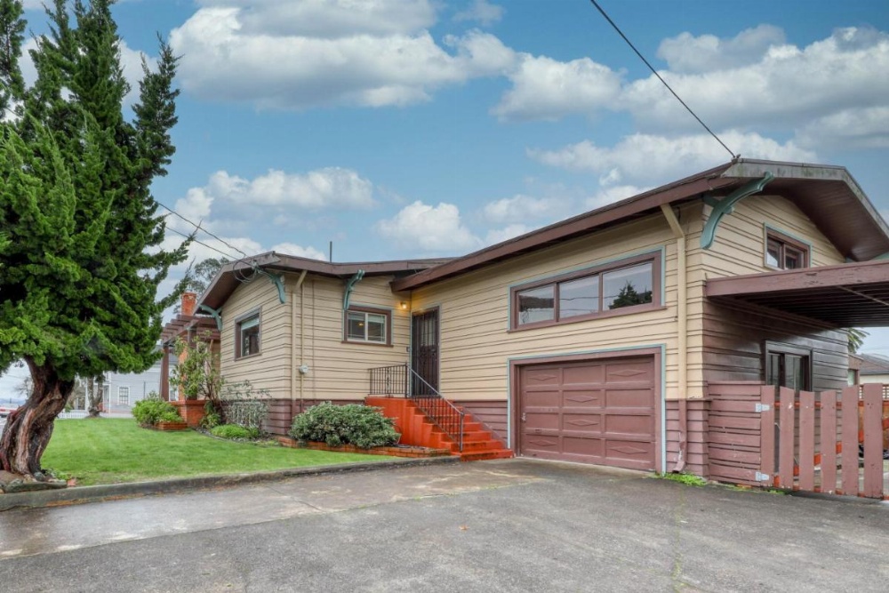 Classy Craftsman Image 24