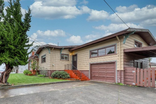 Classy Craftsman image 24