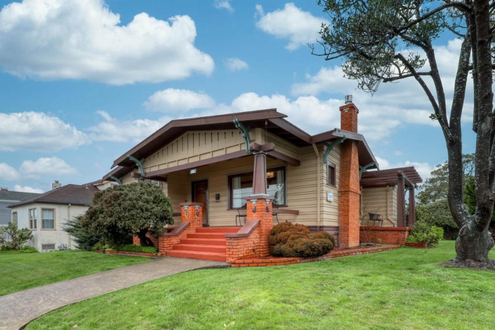Classy Craftsman Image 26
