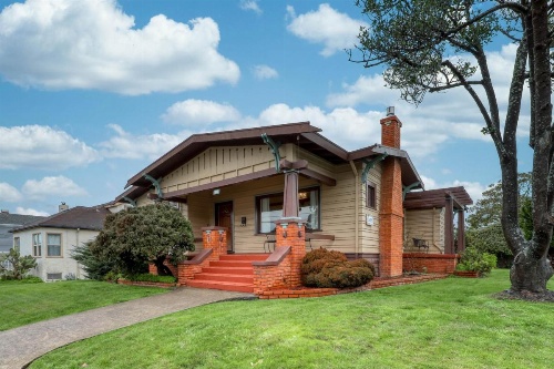 Classy Craftsman image 26