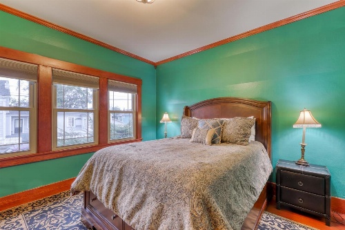 Classy Craftsman image 4