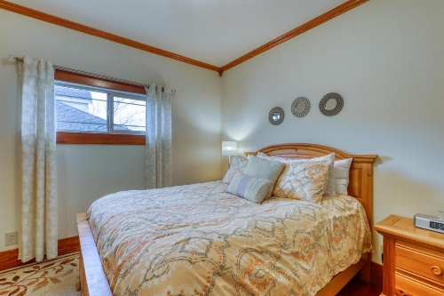 Classy Craftsman image 5