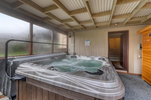Classy Craftsman image 8